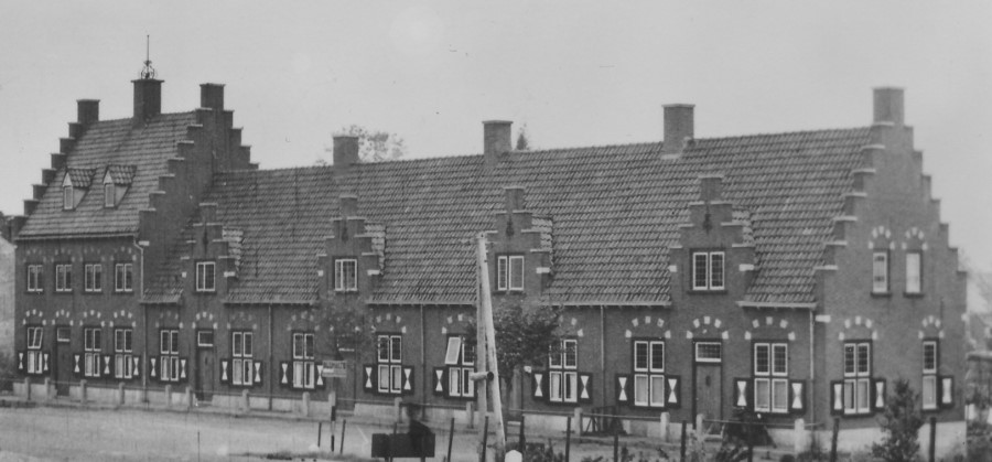 A2.2 F09720 Trapgevelhuisjes jaren dertig